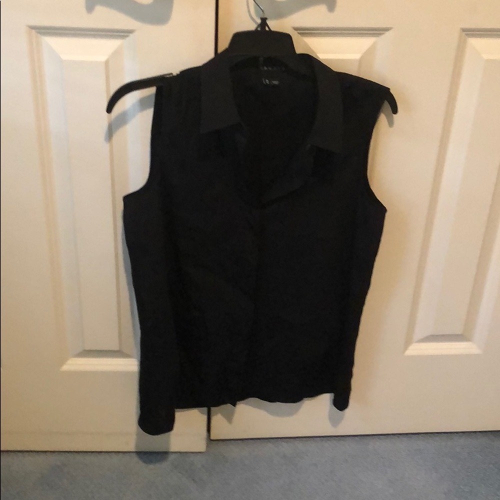 Theory Tank  button down M NWOT Black opens with button host pick - Picture 5 of 15